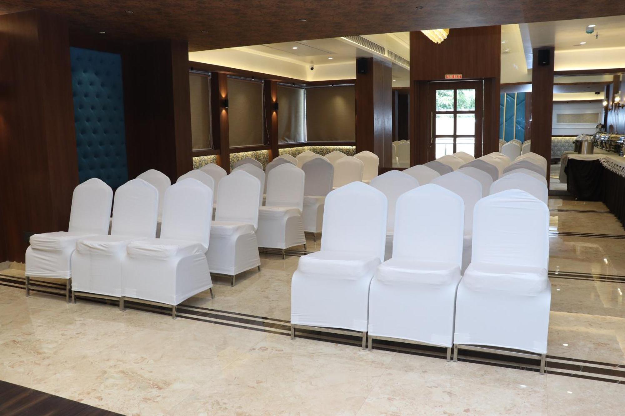 Hotel Golden Nest Thane Dış mekan fotoğraf