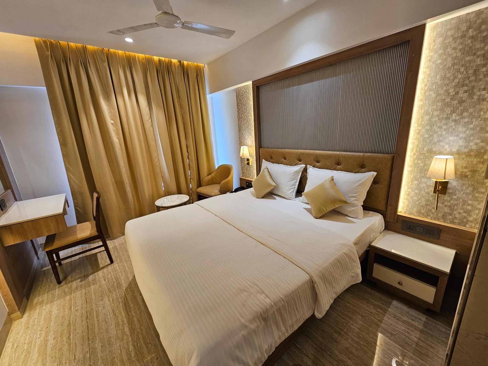Hotel Golden Nest Thane Dış mekan fotoğraf