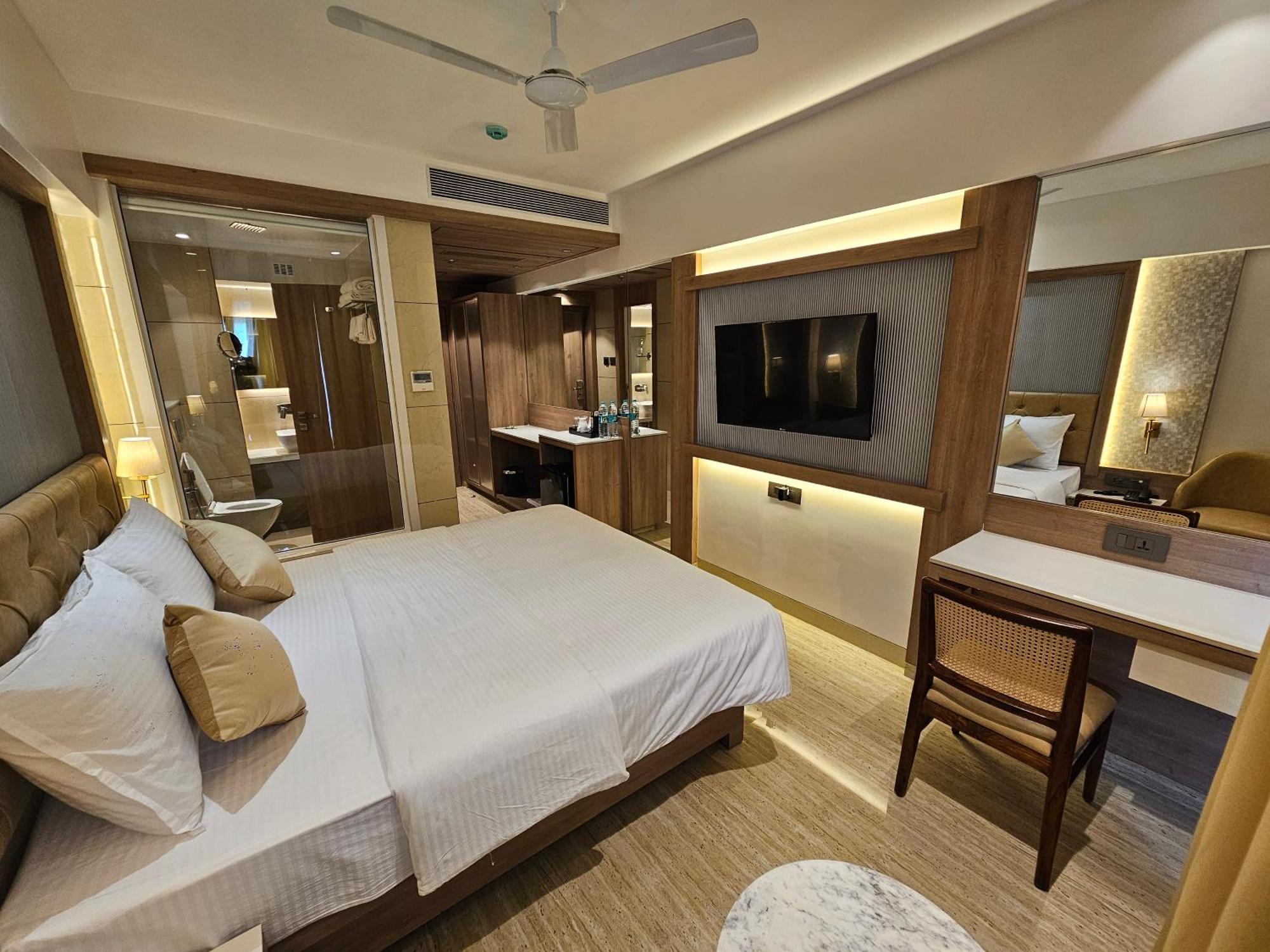 Hotel Golden Nest Thane Dış mekan fotoğraf